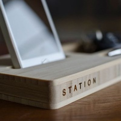 Holz Iphoneladestation