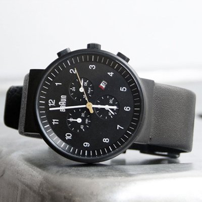 Schwarze Armbanduhr