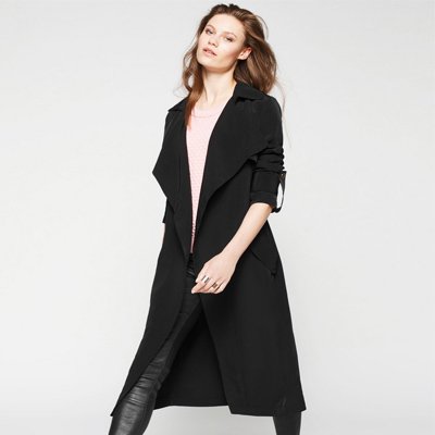 Schwarzer Trenchcoat