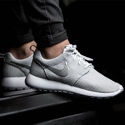 Silberner Rosherun Sneaker